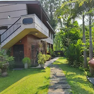  Bed & Breakfast Edwin's Airport Garden